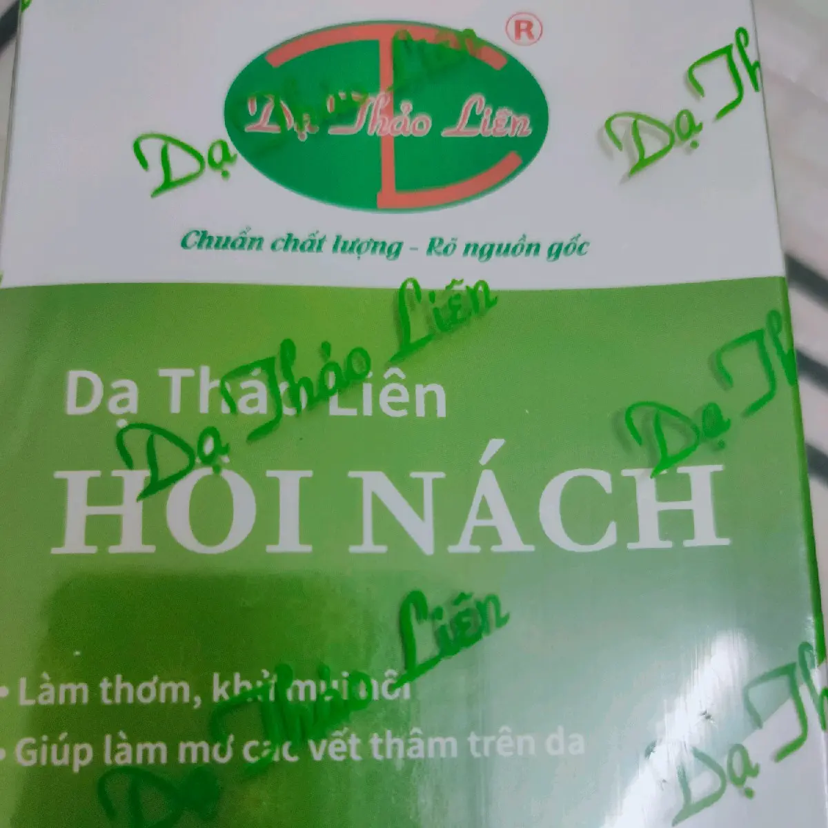hôi nách từ thảo dược thiên nhiên Vị lá cây