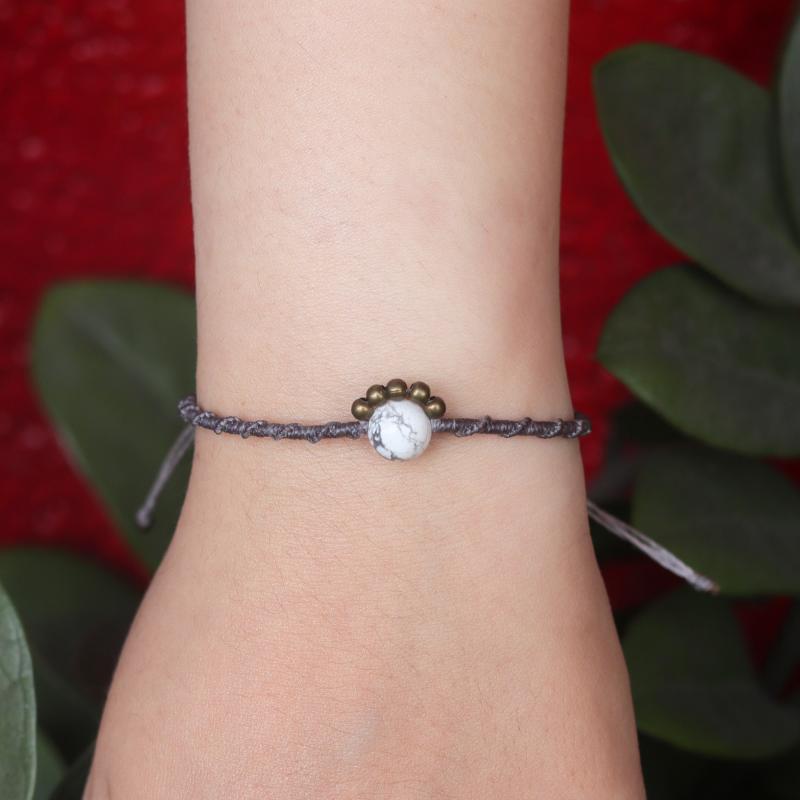 Vòng tay macrame đá Bạch Tùng (Howlite) kiểu đơn giản - viên đá tốt cho học tập 1