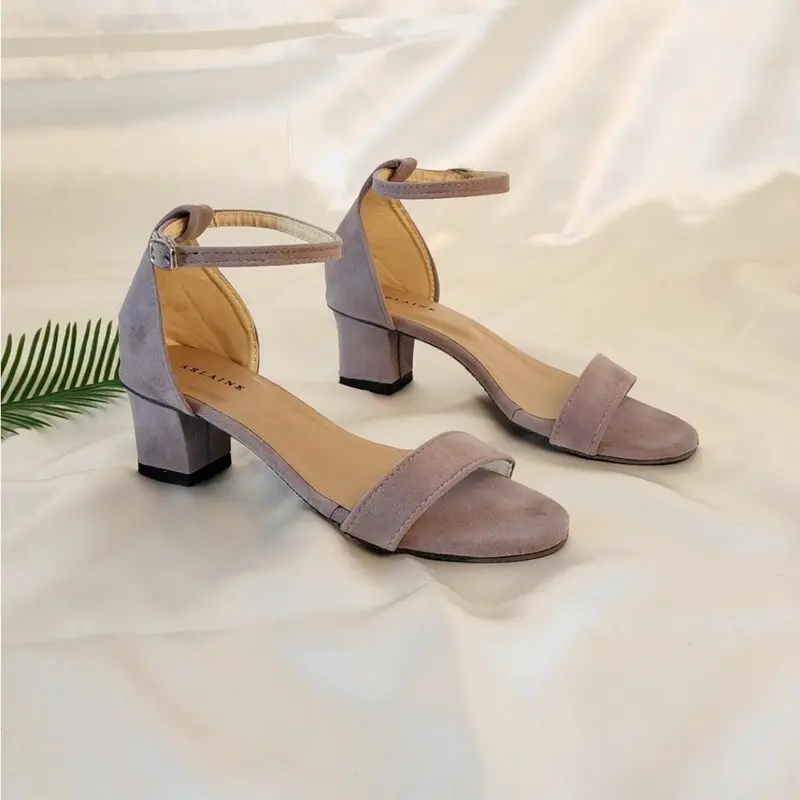 Sandal High Heels Wanita Simpel Hak 5 cm Terbaru Hak Setengah (3-5 cm) Hitam 4