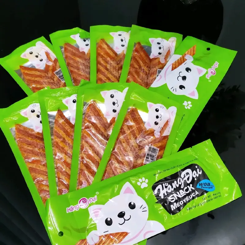 Combo đồ ăn vặt 4 món Snack Bánh Bò kèm Snack nem nướng phên, snack tăm cay đen, snack vòi rồng và 5 sữa chua uống 5
