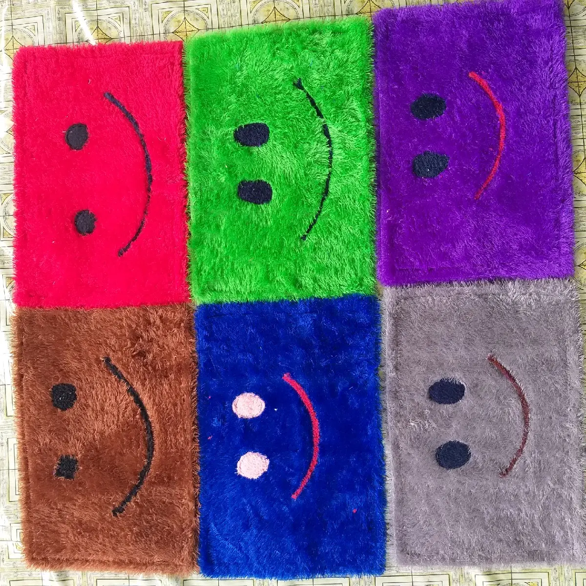 Keset kaki motif smile kain rasfur keset