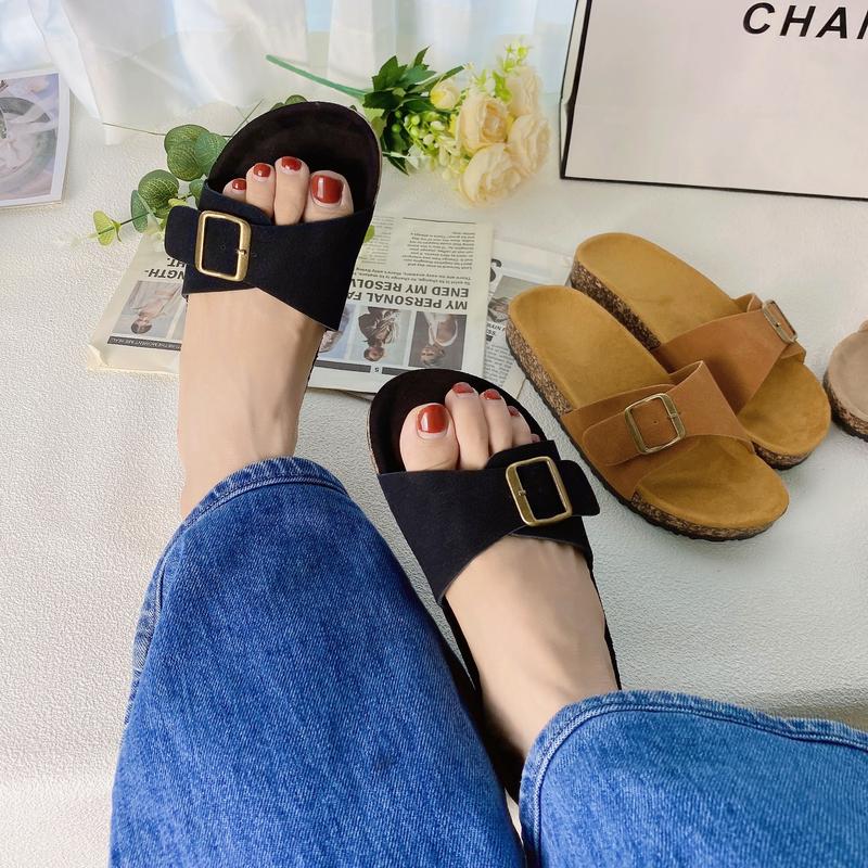 Product Introduction of รองเท้าแตะเพื่อสุขภาพ หนังกลับ  เสริมด้วยชั้นโฟม ซับในรองเท้าหนังกลับนุ่ม พื้นรองเท้ายาง EVA ยืดหยุ่นและน้ำหนักเบา สายรัดปรับขนาดได้มาพร้อมหัวเข็มขัดโลหะ ใส่สบายเท้า #sy2026 39