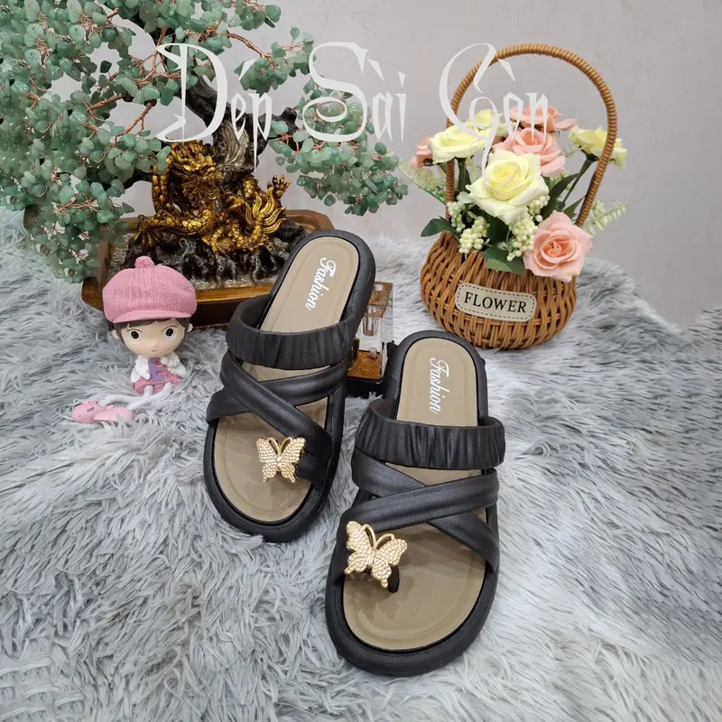 Dép Nữ Quai Chéo Xỏ Ngón Gắn Charm Bướm Chất Liệu EVA Phong Cách Thời Trang Cá Tính, Mã 688 1