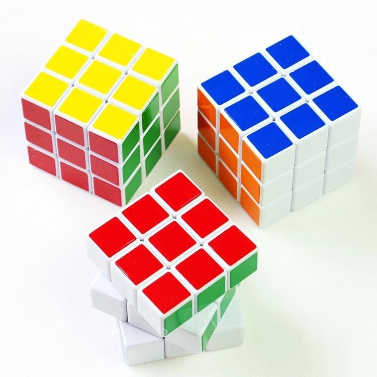 Đồ chơi phát triển kỹ năng Rubik Cao cấp đẹp,Xoay trơn không rít,Độ bền cao tặng kèm móc khoá 4