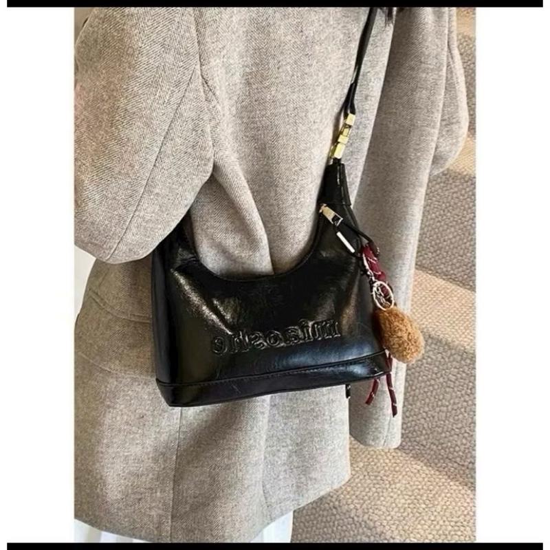 ￼Túi cầm tay da basic Hottrend thiết kế nổi bật ,kèm gấu nâu dễ thương túi đeo chéo 3