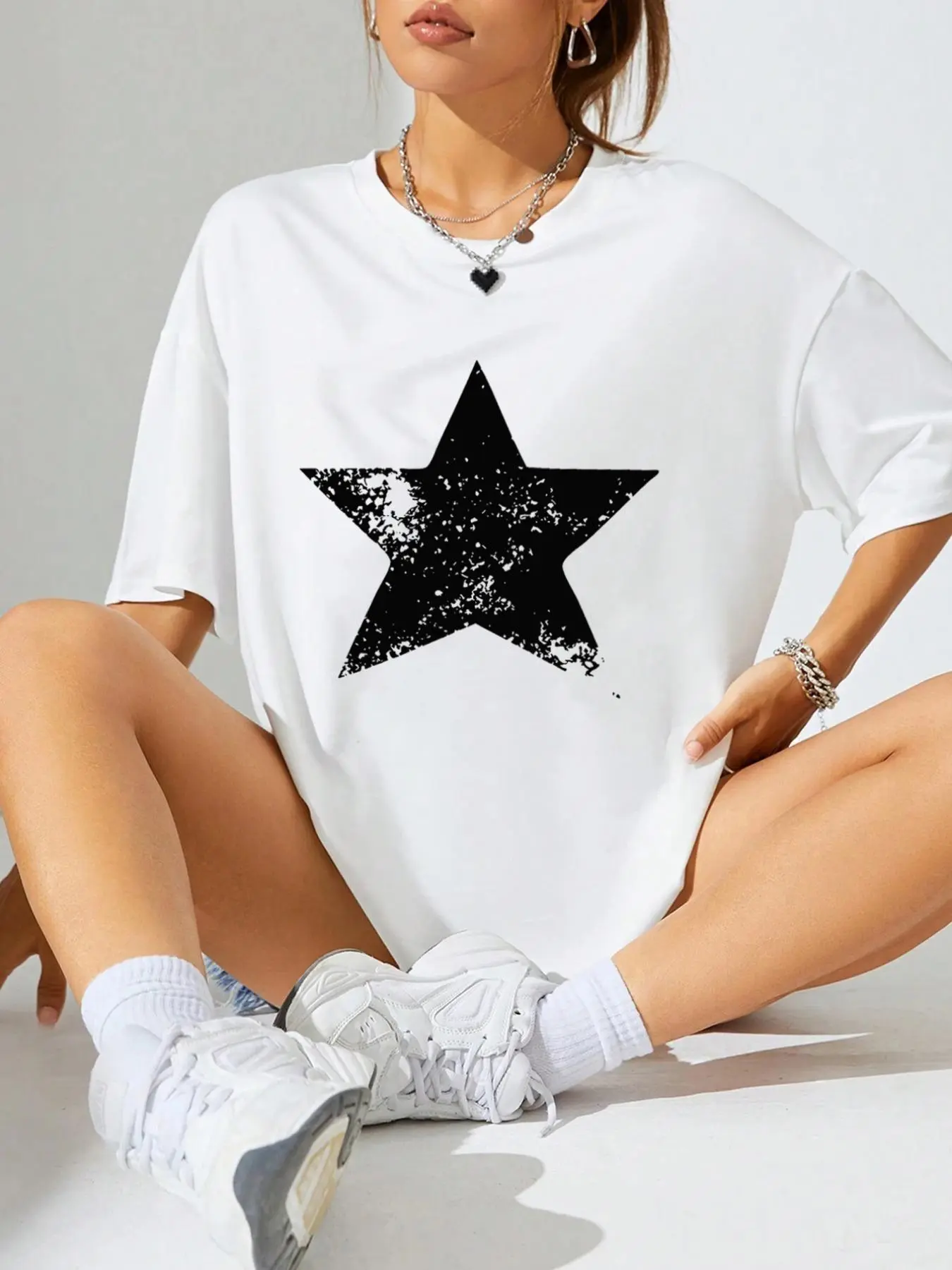 Women's Star Print Round Neck Tee, Fashion Casual Crew Neck T-shirt for Daily Holiday Vacation Outdoor Wear, Ladies Clothes for Summer
