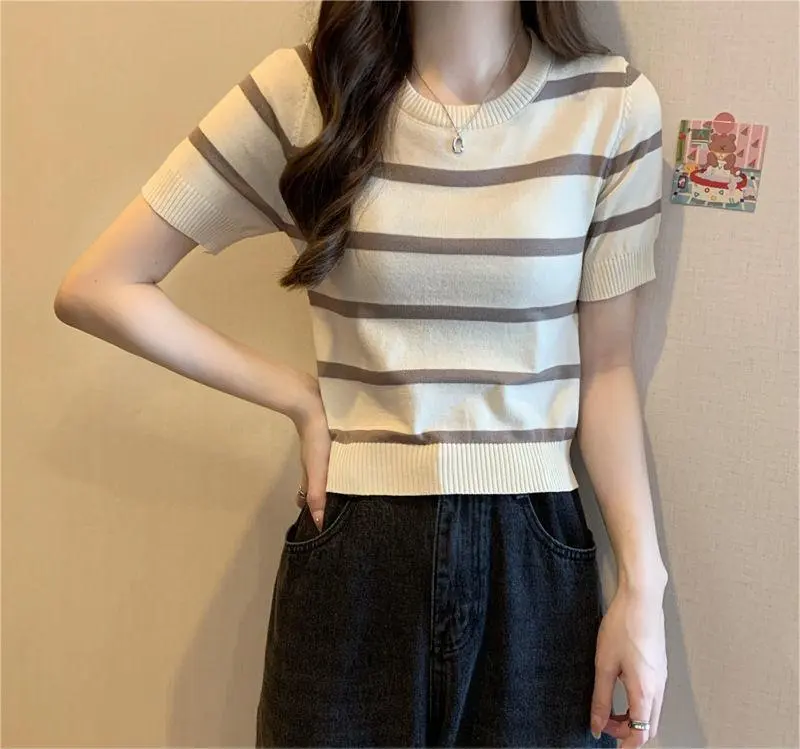 พร้อมส่ง*เสื้อยืดไหมพรม* ผ้านิ่มดีมาก แขนสั้น* ลายทาง Y15 Clothing Women Lady ผู้หญิง สีกากี