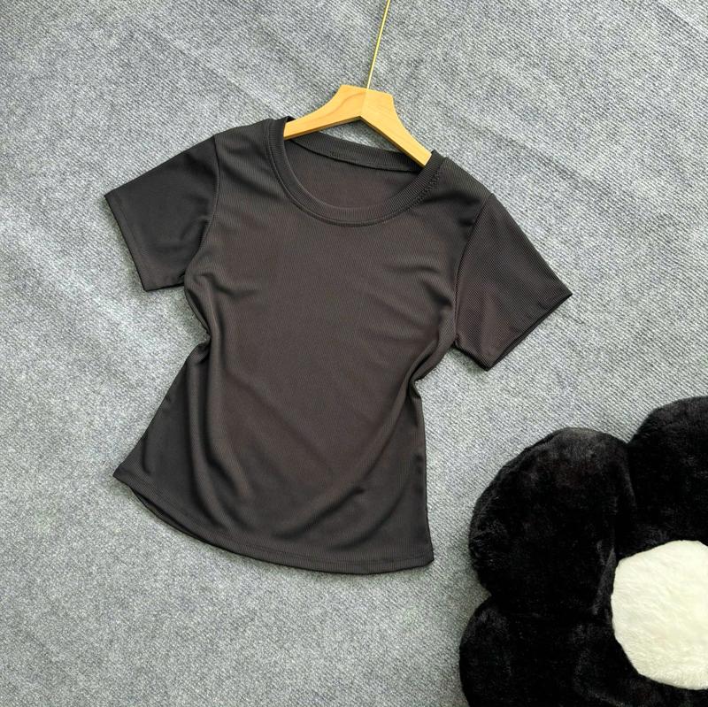 Product Introduction of Áo Thun Bigsize Nữ Tay Ngắn Cổ Tròn Tay Ngắn Chất Tăm Mềm Mịn Trơn Form Basic  - G244 Top Women 18