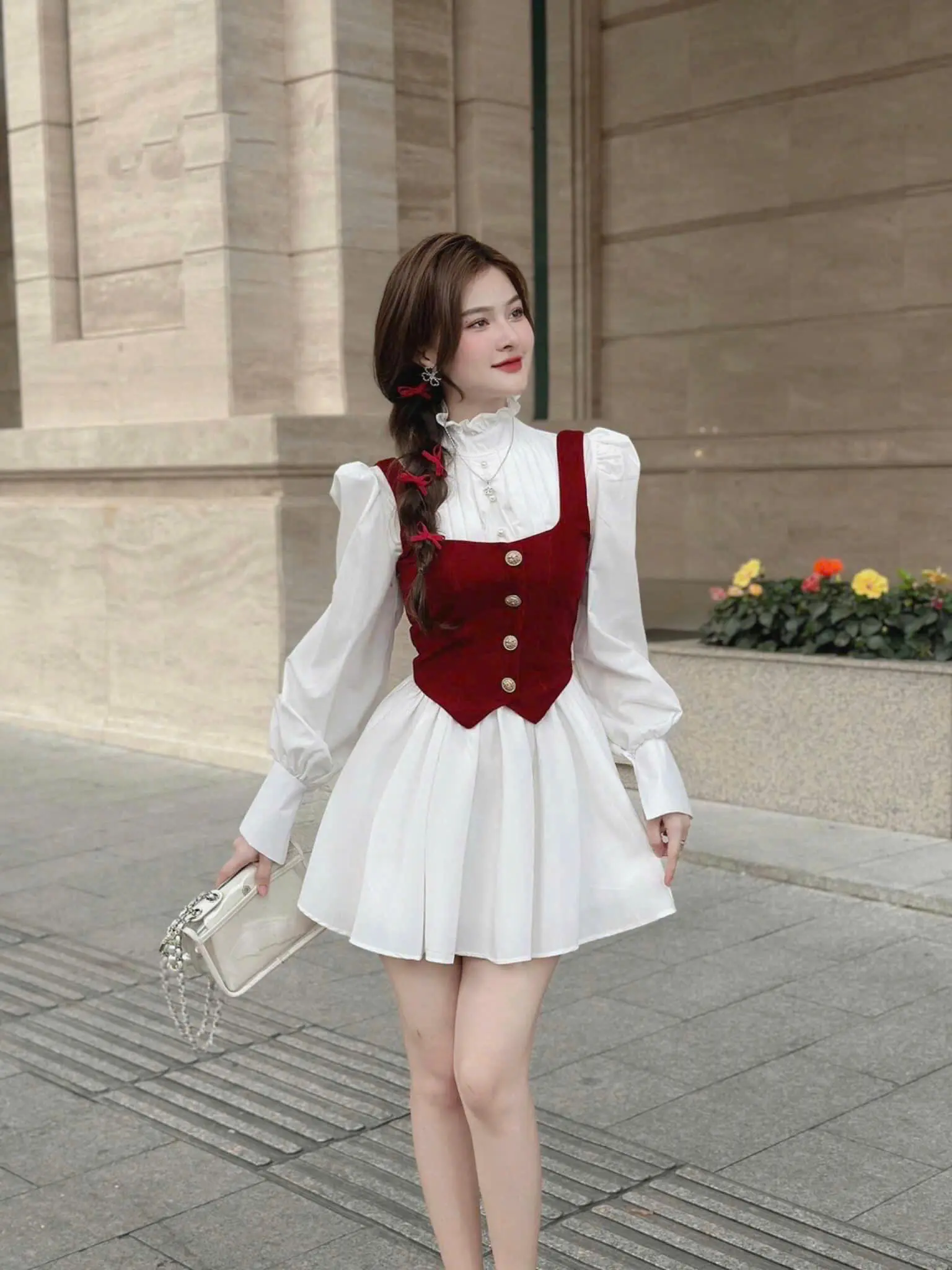 Đầm sơ mi lụa xòe dài phối áo ghile phong cách dễ thương chơi phố
