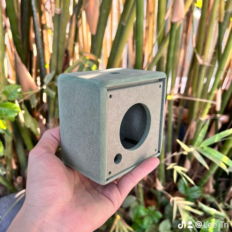 ￼Box loa thô 10x10x7cm khoét lỗ theo yêu cầu LT Sperker 1