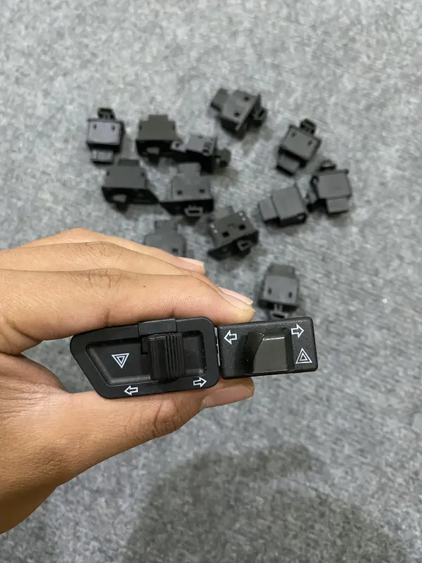 Công tắc Ha da  + rơ le cam nháy 4 bóng xi nhan các dòng xe 2