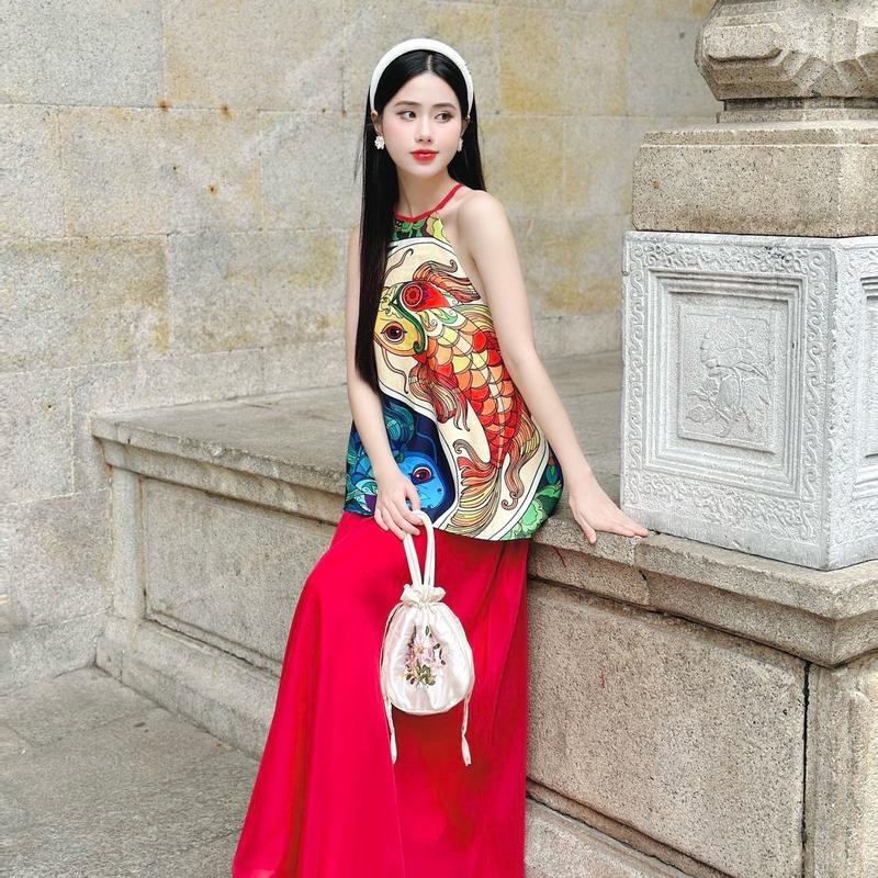 Sét áo yếm gấm họa tiết phối chân váy tơ, chụp sen, du lịch Hội An, chụp Trung Thu siêu xinh Nữ Women