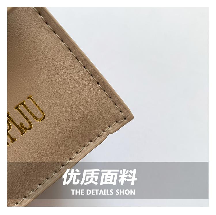 Product Introduction of Túi Xách Thường Ngày Xu Hướng Mới, Phong Cách Cổ Điển Phong Cách Châu Âu Và Mỹ Phương Tây, Có Phấn Phủ Thời Trang, Phần Cứng Chữ Cái, Túi Đeo Vai, Dành Cho Nữ, 2024 5