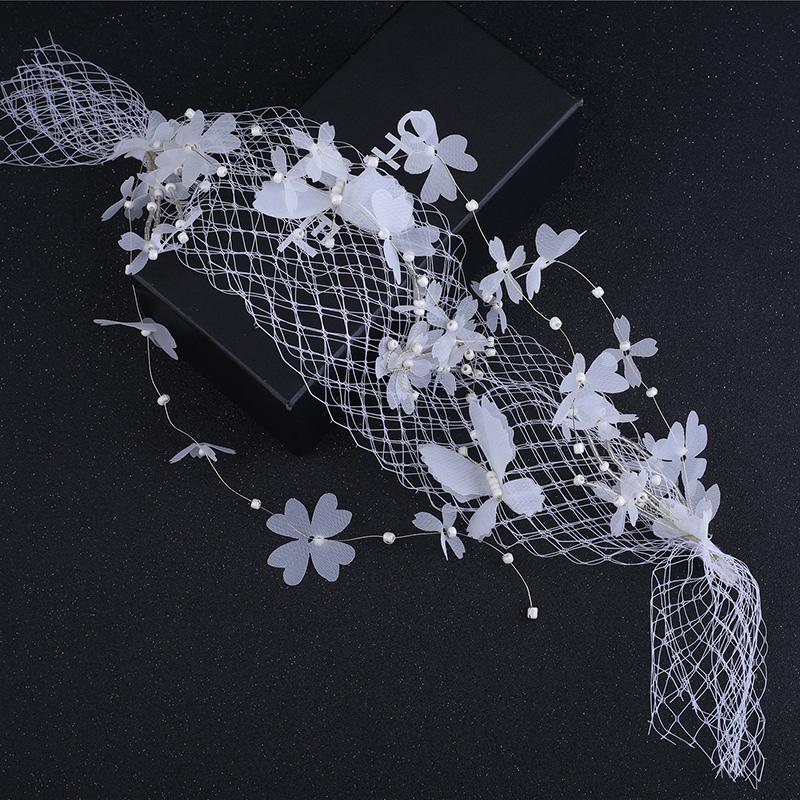 Product Introduction of Bridal Headdress Korean Wedding Fairy Beautiful Handmade Crystal String Beads Butterfly Grenadine Lace Hair Band Wedding Dress Accessories 2