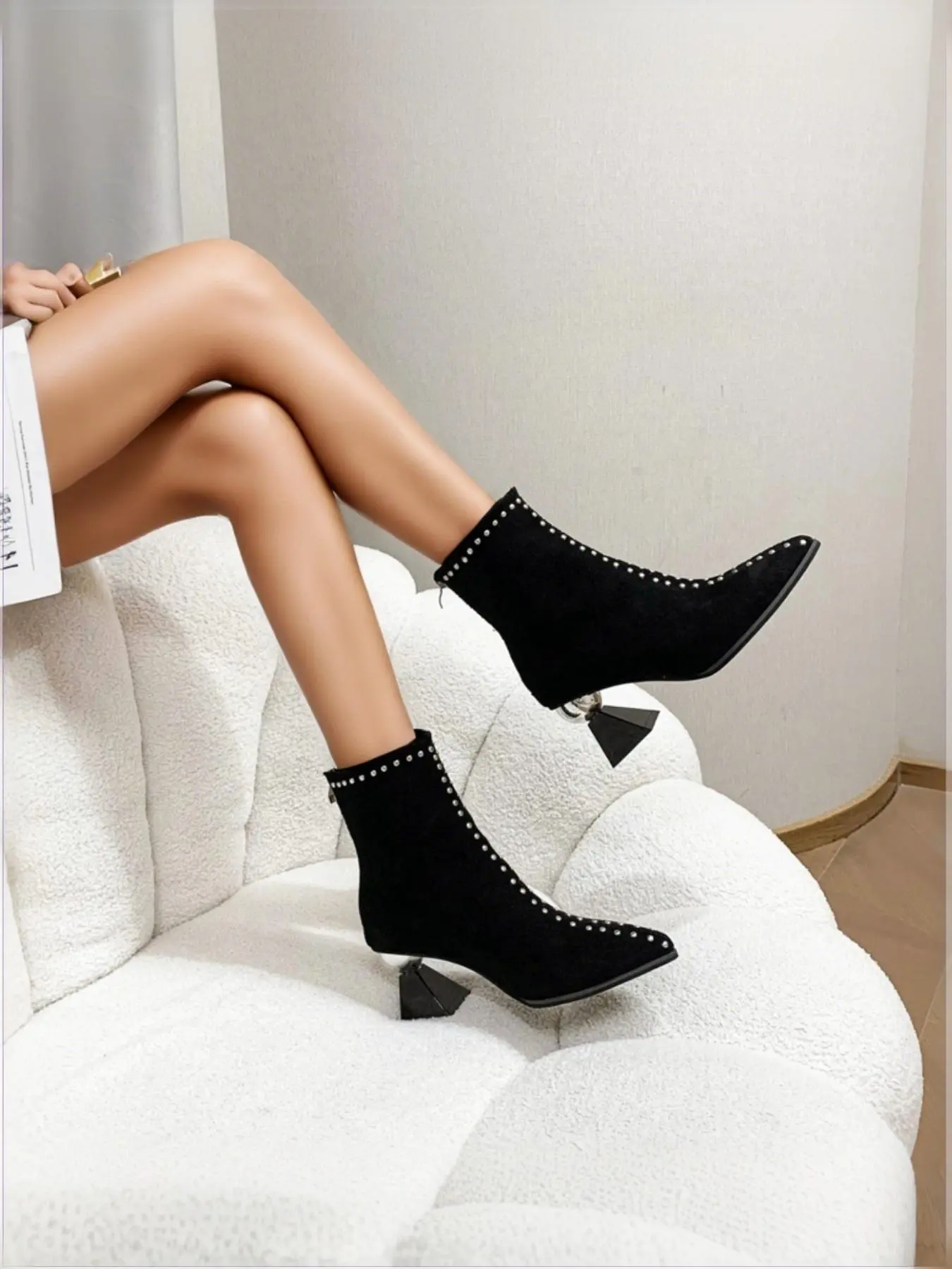 Women's Fashion Rivet Decorated Pointed Toe Flare Heel Ankle Boots, Elegant Zipper Design Boots for Daily Wear, Female All-match Trendy Shoes for Fall & Winter