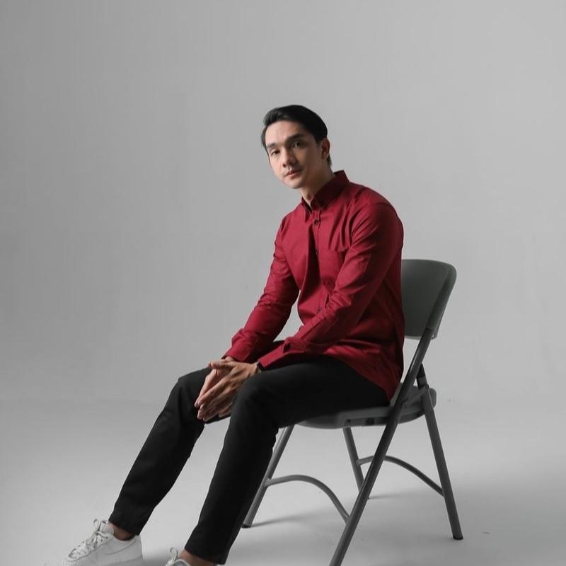 Kemeja pria polos slimfit kasual basic HeM lengan panjang hitam putih army navy maroon mustard coklat bata ungu pink Nyaman Casual 2