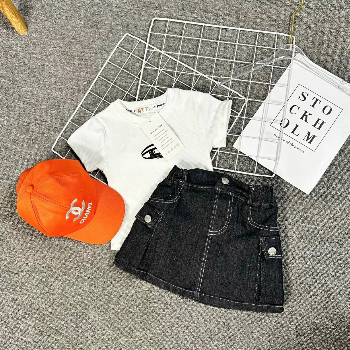 Set áo cotton chân váy bò cho bé gái