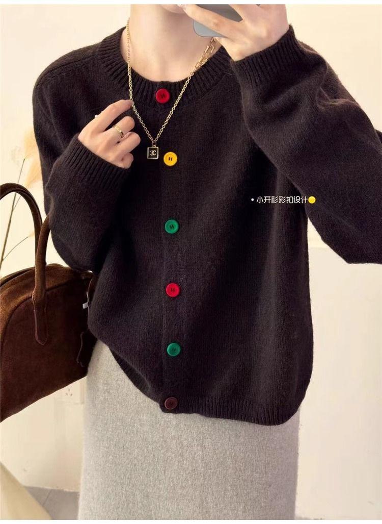 Product Introduction of Áo Cardigan Dệt Kim Chunky Mềm Mại, Cỡ Lớn, Nút Bấm Đầy Màu Sắc, Áo Len Cropped Dài Tay Áo Hở Trước, Cổ Tròn Ấm Cúng, Thích Hợp Cho Mùa Xuân / Mùa Thu / Mùa Đông, Áo Mặc Bên Ngoài Dễ Phối Đồ, Năm 2025 11