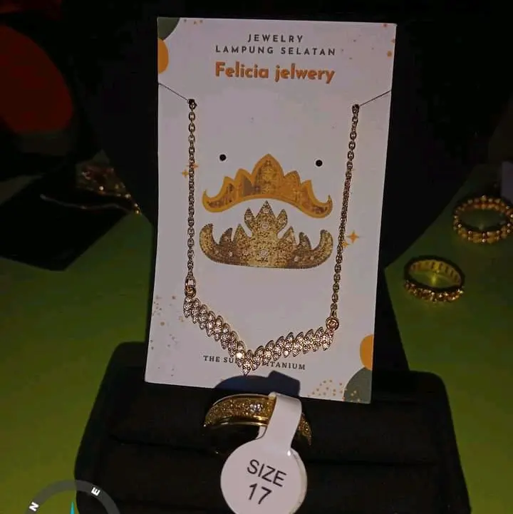 Jelwery kalung elegant