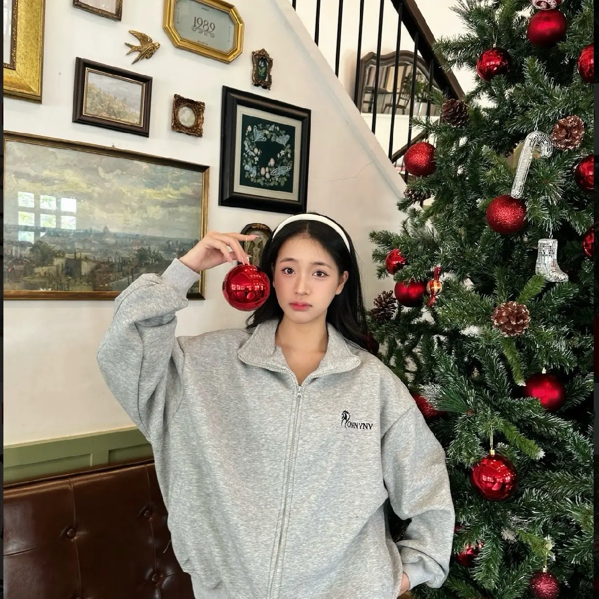 Áo Khoác Nỉ, Áo Khoác Zip Form Boxy Unisex Nỉ 2 Màu Hot Trend Dày Dặn Phối Đồ Siêu Mê Thời Trang Nữ MONNYNY
