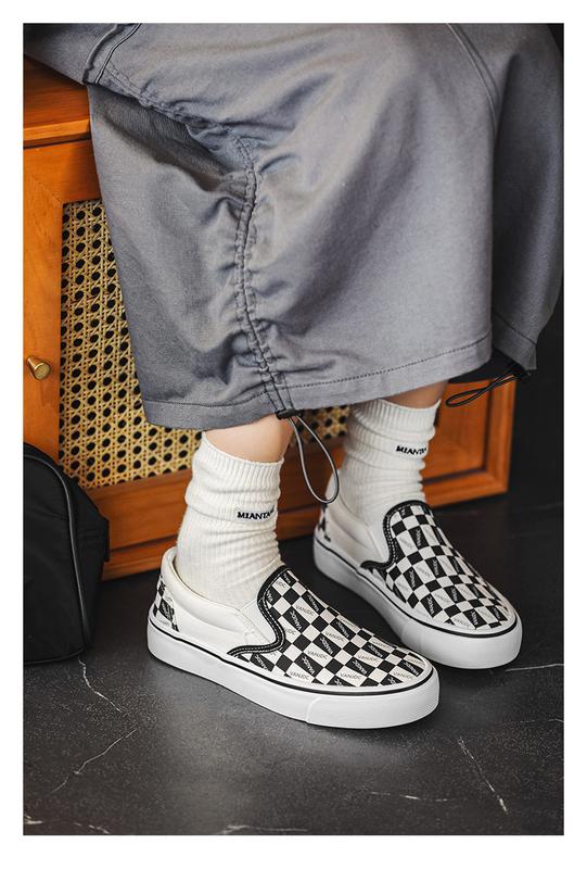 Product Introduction of Women's Plaid Canvas Shoes, Casual Flat Shoes, Low-top Non-slip Wear-resistant Canvas Shoes for Students and Couples 54