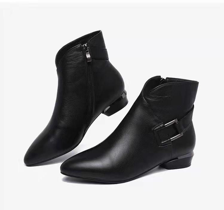 Product Introduction of Bốt Cho Mẹ, Da Thật Mềm Mại, Dành Cho Phụ Nữ Từ 40 Đến 50 Tuổi, Phong Cách Phương Tây Mới, Mũi Nhọn Cao Cấp, Giày Da, Gót Khối, Giày Nữ 12