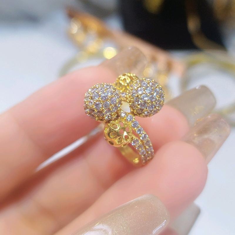 Nhẫn đồng vàng nguyên chât bi đính xoàn chạm 4 chấu 4