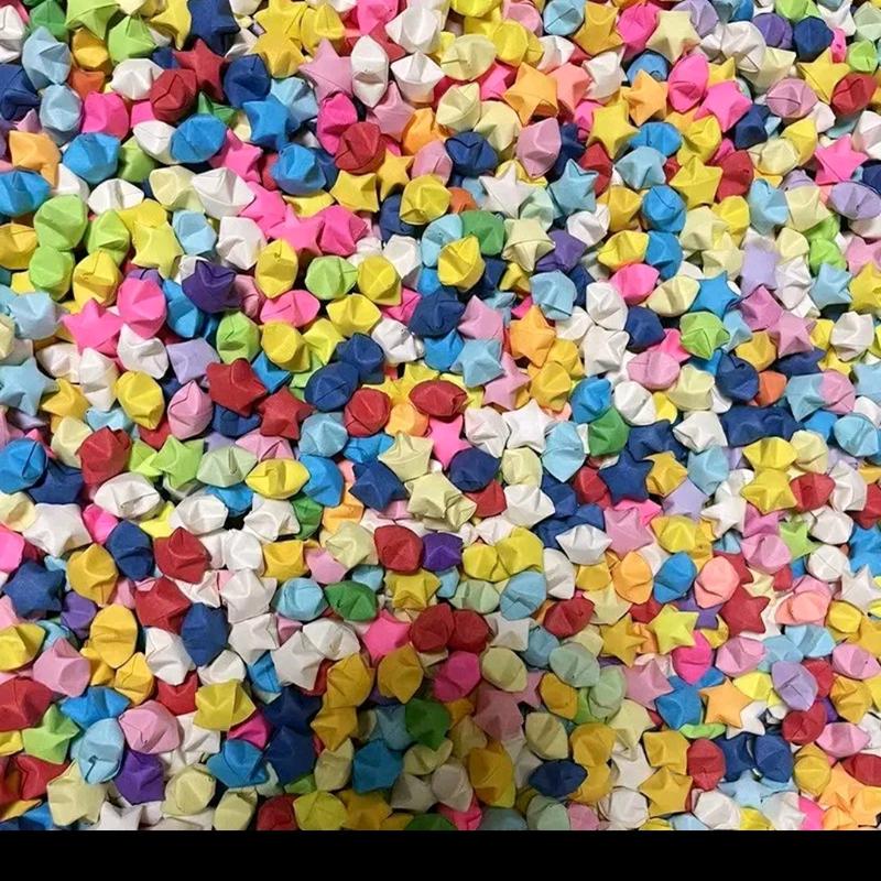  Ngôi sao giấy nhiều màu sắc gấp sẵn thủ công 