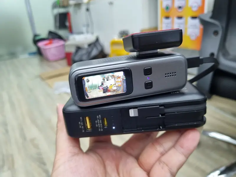 Camera hành trình OLED Q6 1