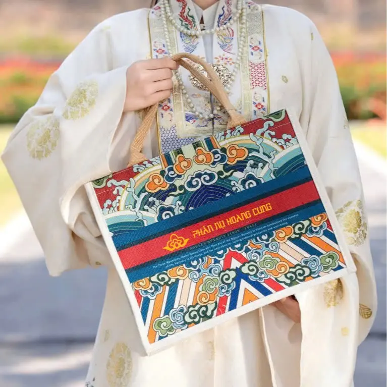 Túi Vải Đay Phấn Nụ Hoàng Cung Vintage Mang Phong Cách Cổ Điển Và Hiện Đại, Hoa Văn Độc Đáo và Lưu Giữ Nét Đẹp Văn Hoá VIệt Nam Bag Kem 0