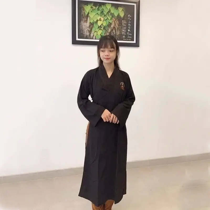 Đồ Lam đi chùa, Áo Tràng Phật Tử Đi Chùa, Áo Đi Lễ Trang Nghiêm Tay Dài Kín Đáo Vải Silk N.A STORE - Áo Tràng Nữ Top Khuy Nâu Women 1
