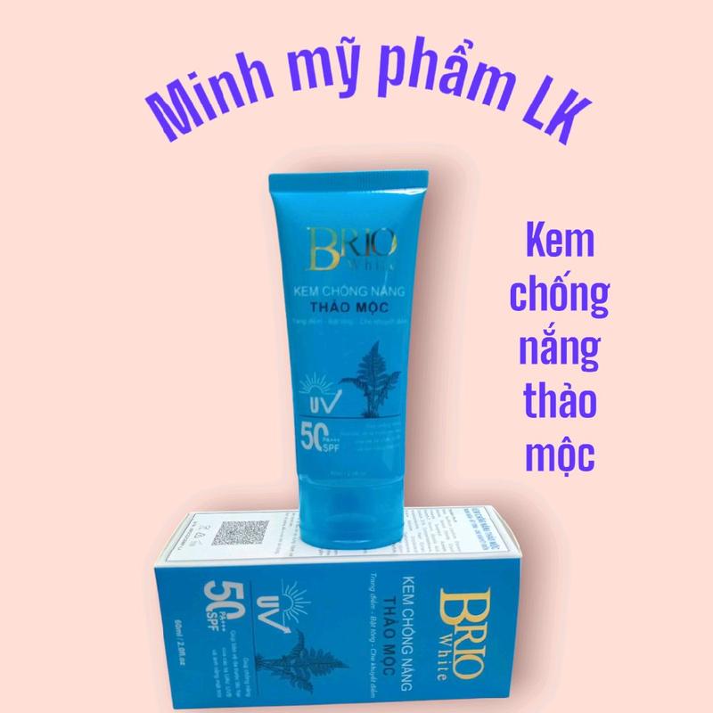 kem chống nắng thảo mộc Brio White được chiết xuất từ cây dương xỉ , ngọc trai và một số thành phần thiên nhiên khác, giúp cải thiện làn da ngăn ngừa lão hóa, se khít lỗ chân lông, chống nắng hiệu quả.