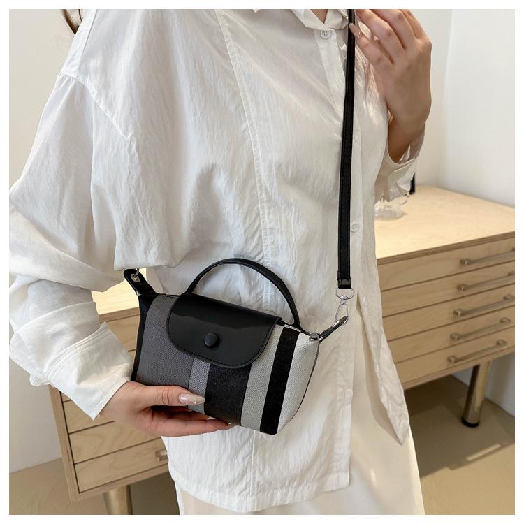 Product Introduction of Túi Thời Trang, Thiết Kế Đơn Giản, Đẹp, Hợp Xu hướng, Dành Cho Nữ, Hàng Mới Về Năm 2024, Túi Vuông Nhỏ Hợp Xu hướng Và Độc Đáo, Thích Hợp Đi Chơi, Túi Xách Đeo Một Bên Vai, Dành Cho Nữ 20