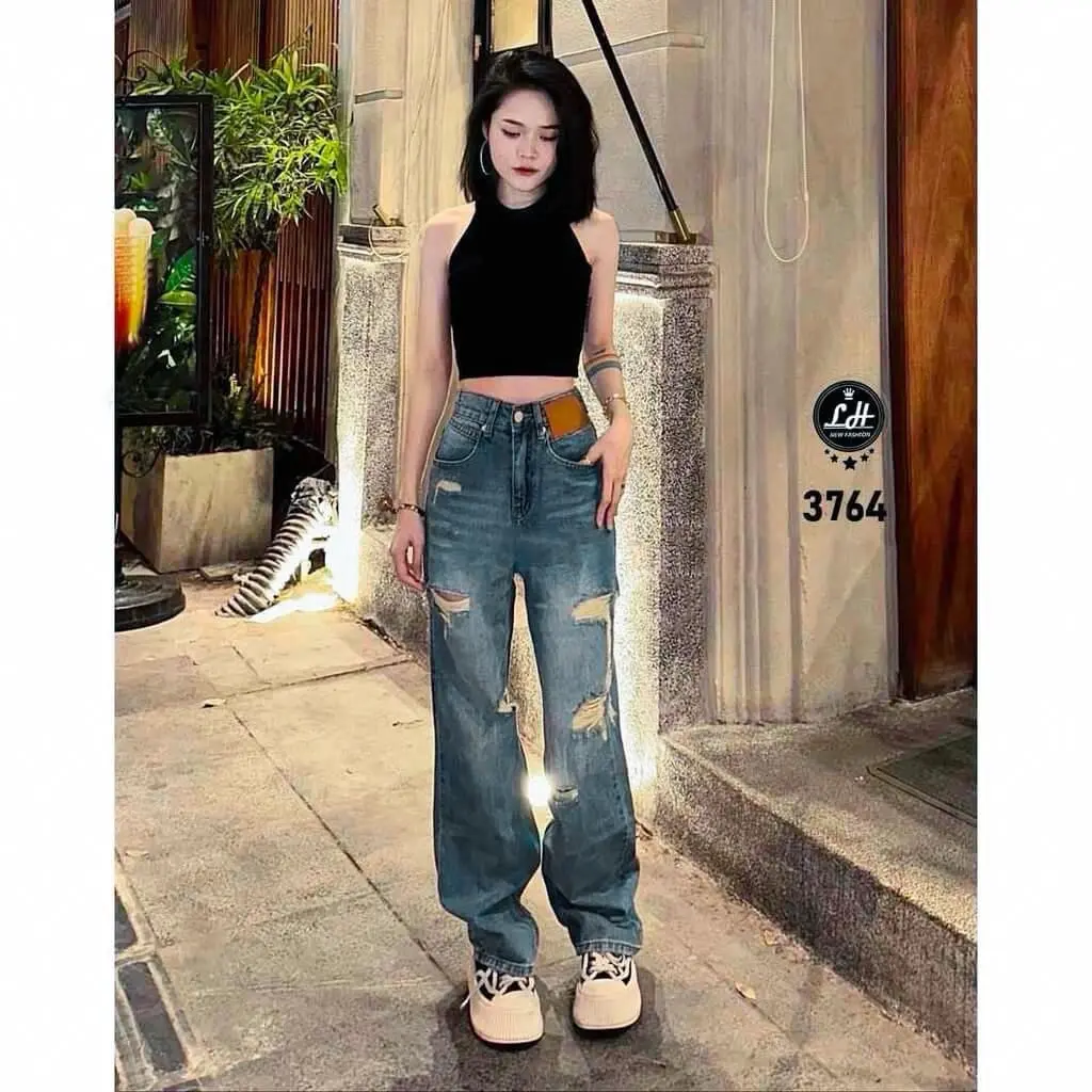 Quần jeans ống rộng nữ màu xanh rách gối có tag ngay trên túi Lê Huy Fashion MS 3764