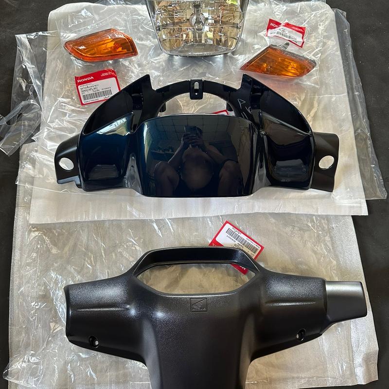 Bộ đầu đèn wave thái 110 màu nhớt đùm (5 món ) Xi Nhan