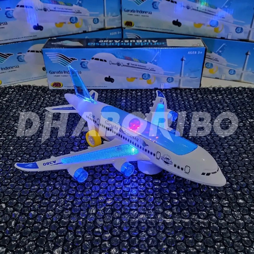 MAINAN PESAWAT GARUDA INDONESIA A380 LAMPU DAN MUSIK Plastik Roda