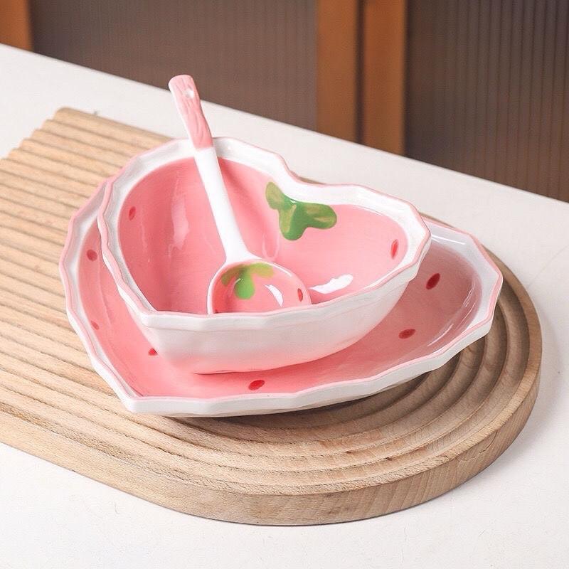Bộ chén bát sứ hình tim dâu tây - Bát tim kèm thìa - Bát sứ