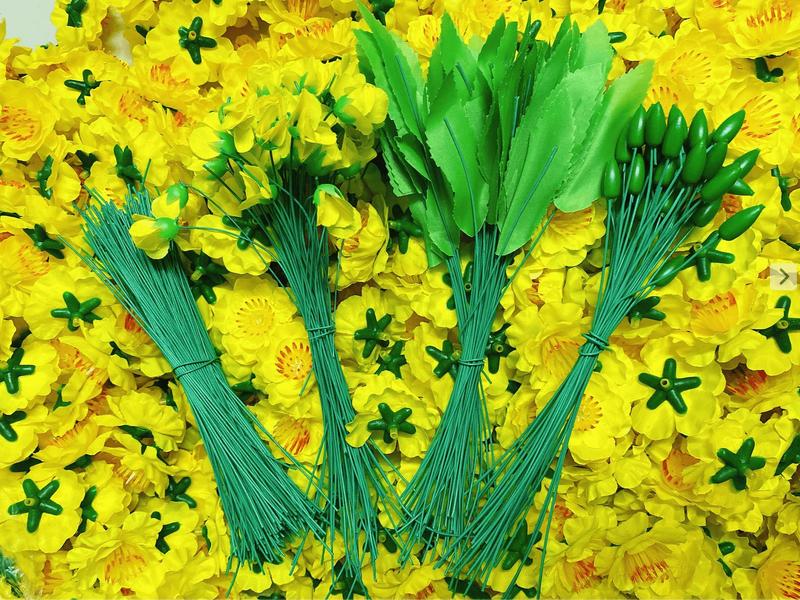 0,5 KG Hỗn hợp Hoa Mai/ Hoa Đào giả bằng vải + kẽm, lá, nụ, búp buộc trang trí cây mai, cây đào tết/nhà cửa Nhiều màu sắc Decor Decor Bàn Trang Trí Nhà Decor Phòng