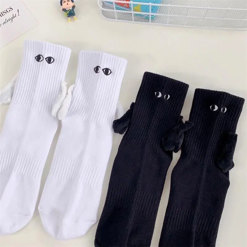 KAOS KAKI COUPLE TANGAN GANDENGAN/ KAOS KAKI COUPLE LUCU/ KAOS KAKI PANJANG 1