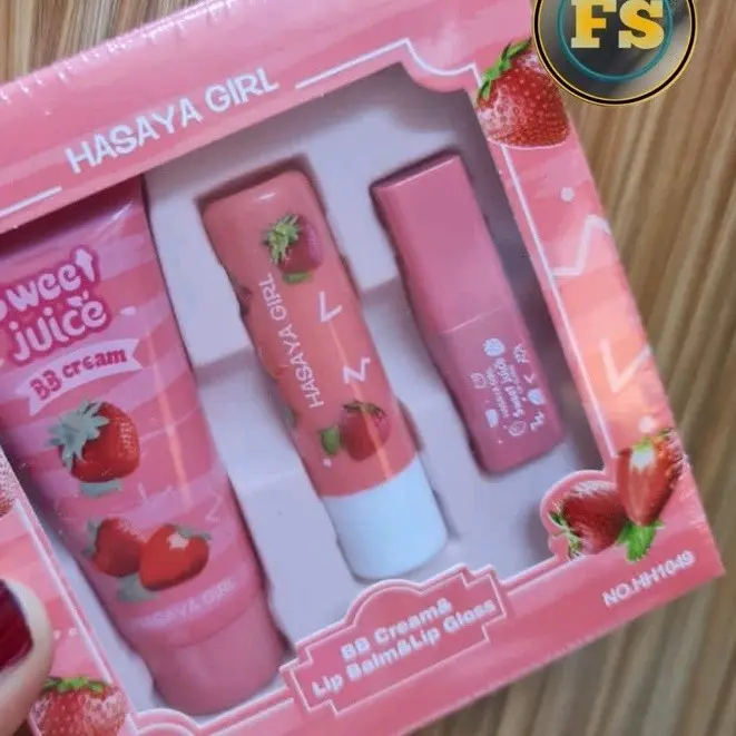 PAKET MAKE UP STRAWBERRY 3IN1 PAKET KECANTIKAN HH1049 1