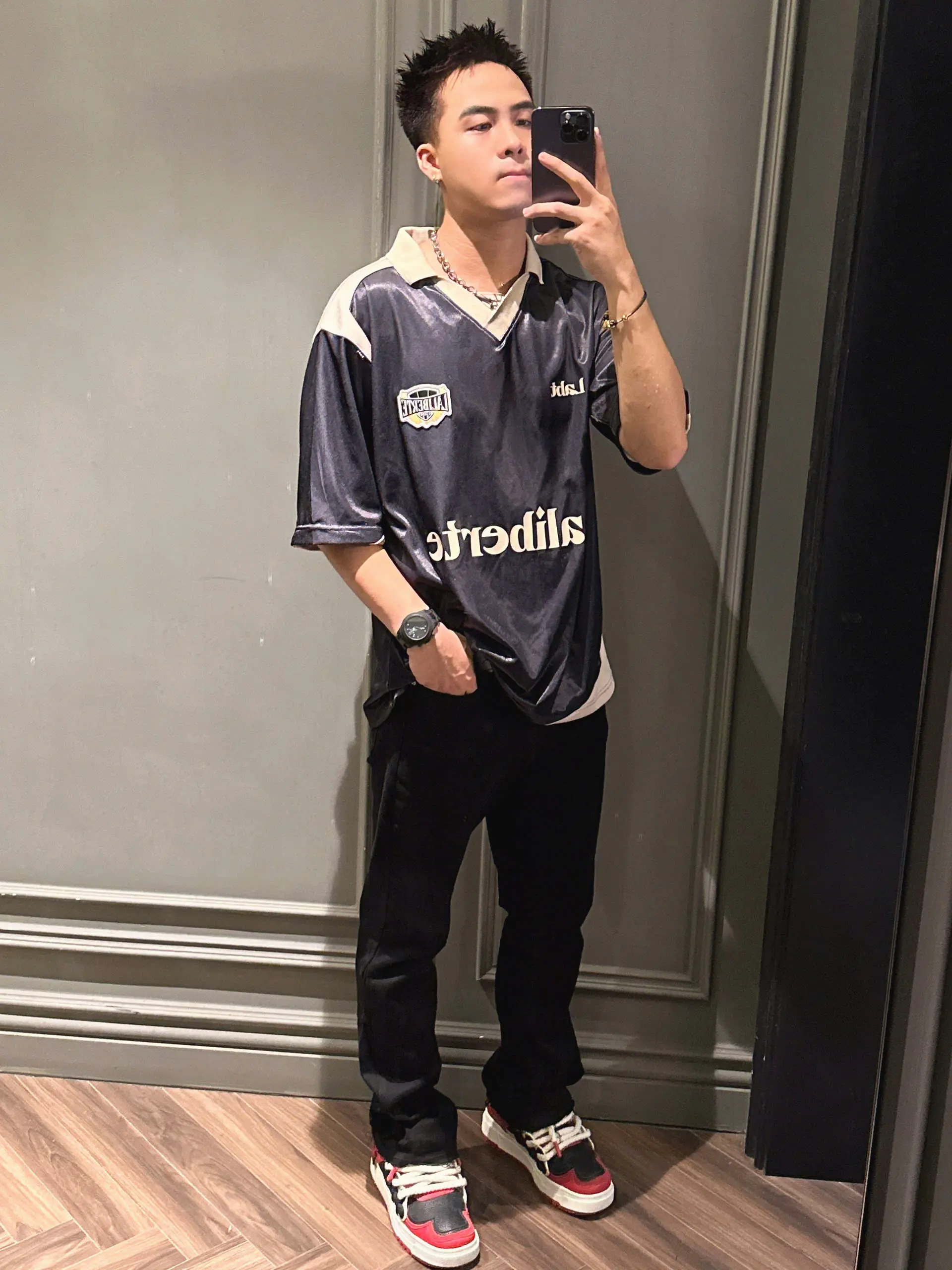 Doublewin Black & White dáng Loe chất liệu Denim Cao Cấp