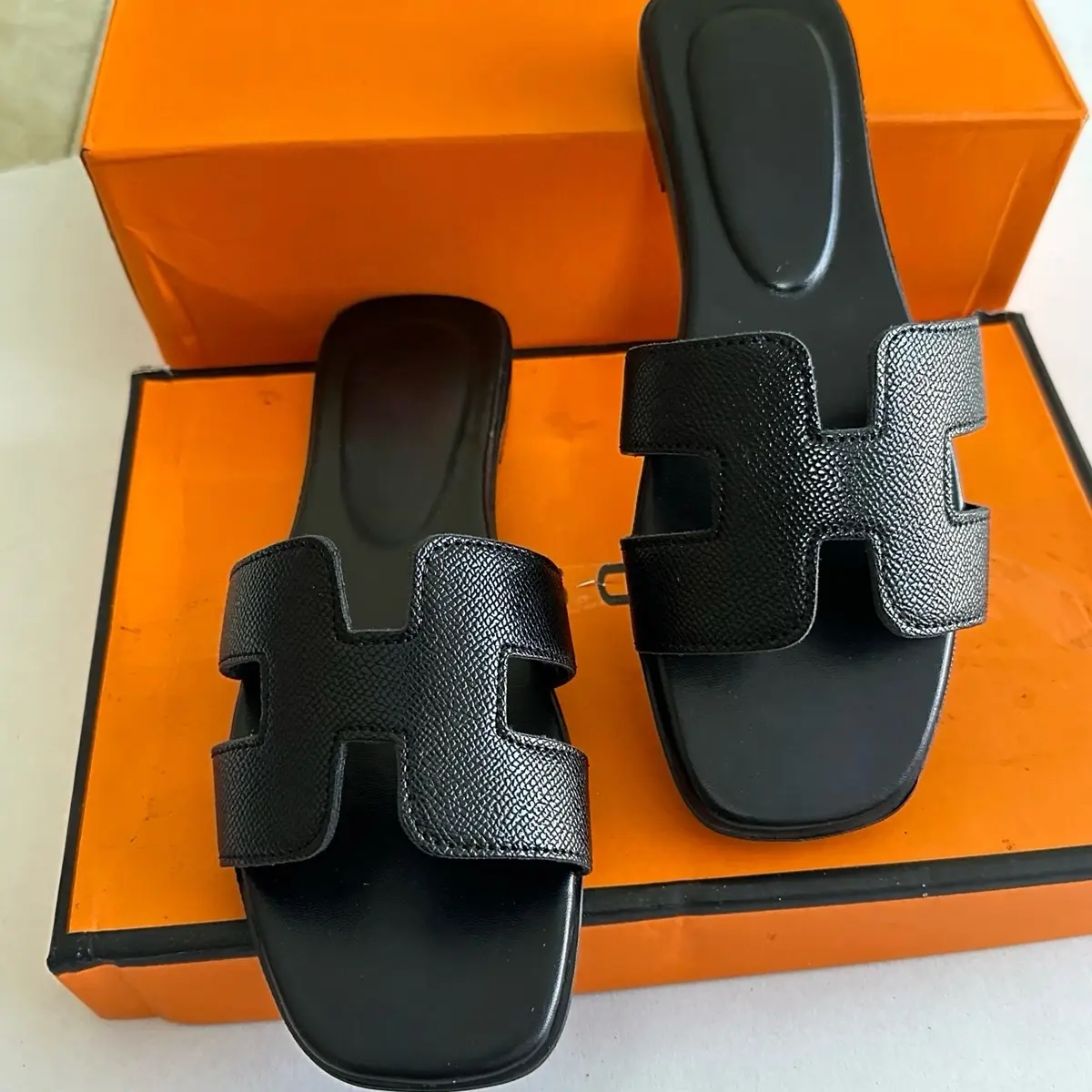 Dép lê nhiều tông màu hottren. ( CHÂN MỎNG ĐI LÙI SIZE- CHÂN TO, DÀY ĐI ĐÚNG SIZE ) Nữ GiàY Shoes Cao Su Nhung DéP