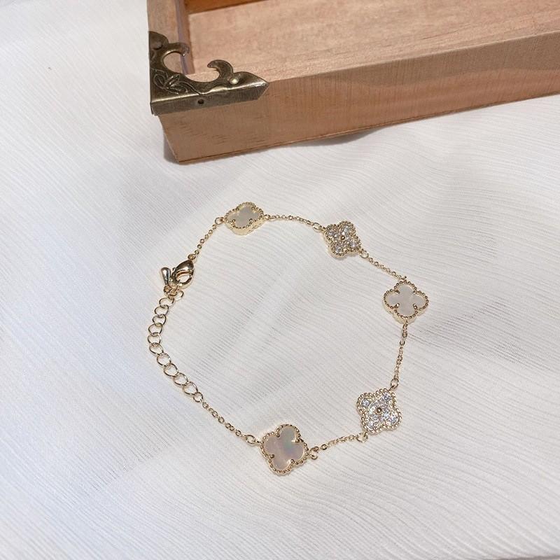 Product Introduction of Vòng Tay Zircon Dát Siêu Nhỏ Cỏ Ba Lá, Thiết Kế Sang Trọng Giá Cả Phải Chăng, Vòng Tay Năm Hoa Fritillary, Tinh Tế Và Cao Cấp, Dễ Phối Đồ, Thích Hợp Cho Nữ, Không Màu 7