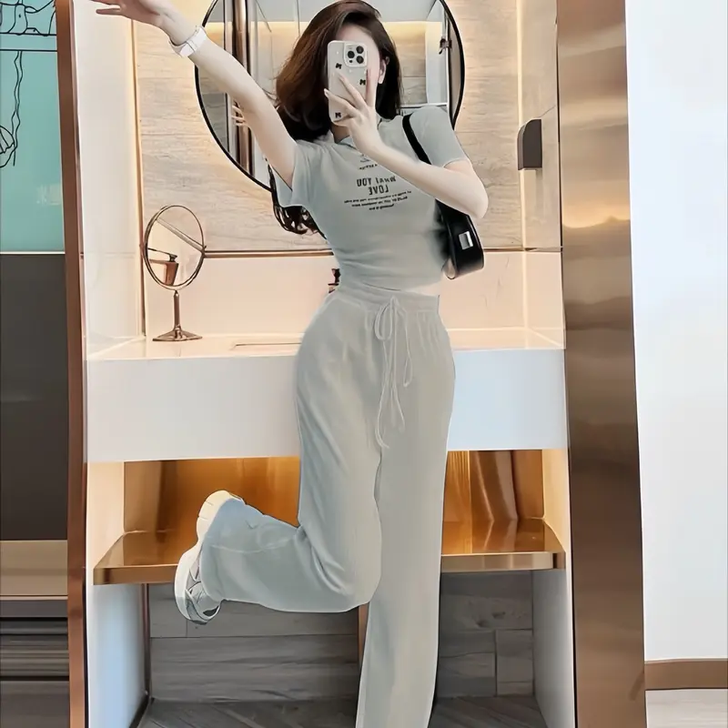 Set đồ nữ áo croptop tay ngắn phối quần dài với tone 2 màu xinh xắn phù hợp cho các nàng đi chơi. Women 2