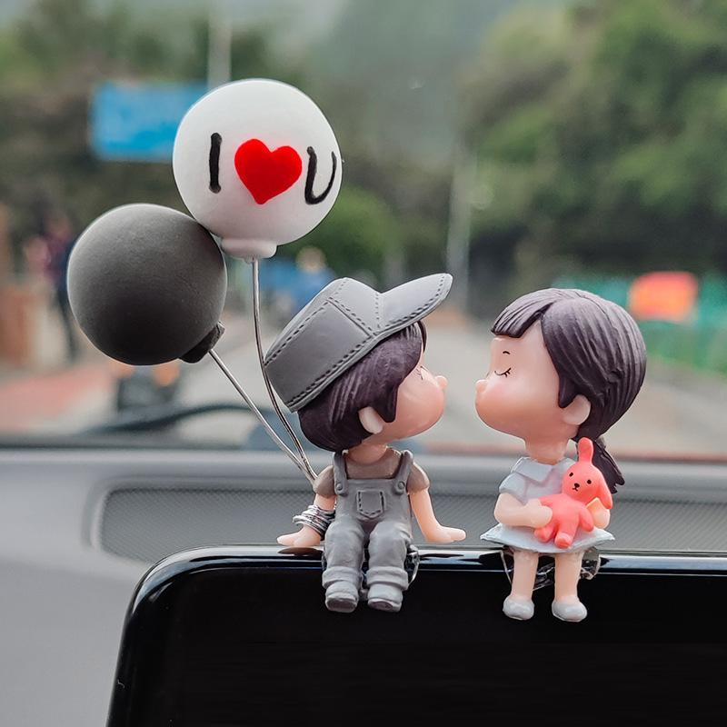 Cartoon Couple Design Car Ornament, 1 Count Cute Car Interior Decoration, Creative Office & Home Desktop Ornament 6