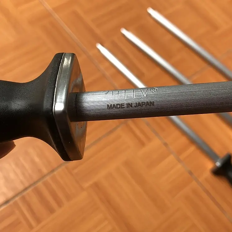 Liếc dao Nhật nội địa dài 42cm, thân tròn, có móc treo, mài nhanh bén 1