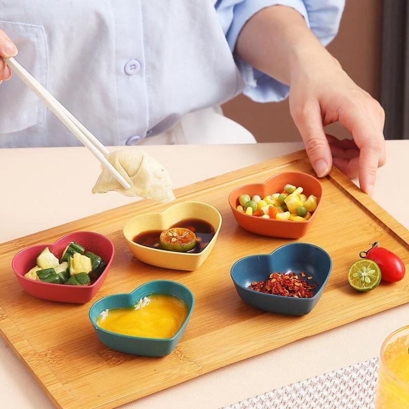 Product Introduction of Creative Wheat Straw Heart Shape Seasoning Dish Mini Washable Salted Cabbage Dish Unbreakable Nordic Style Soy Sauce Dishes Home 10