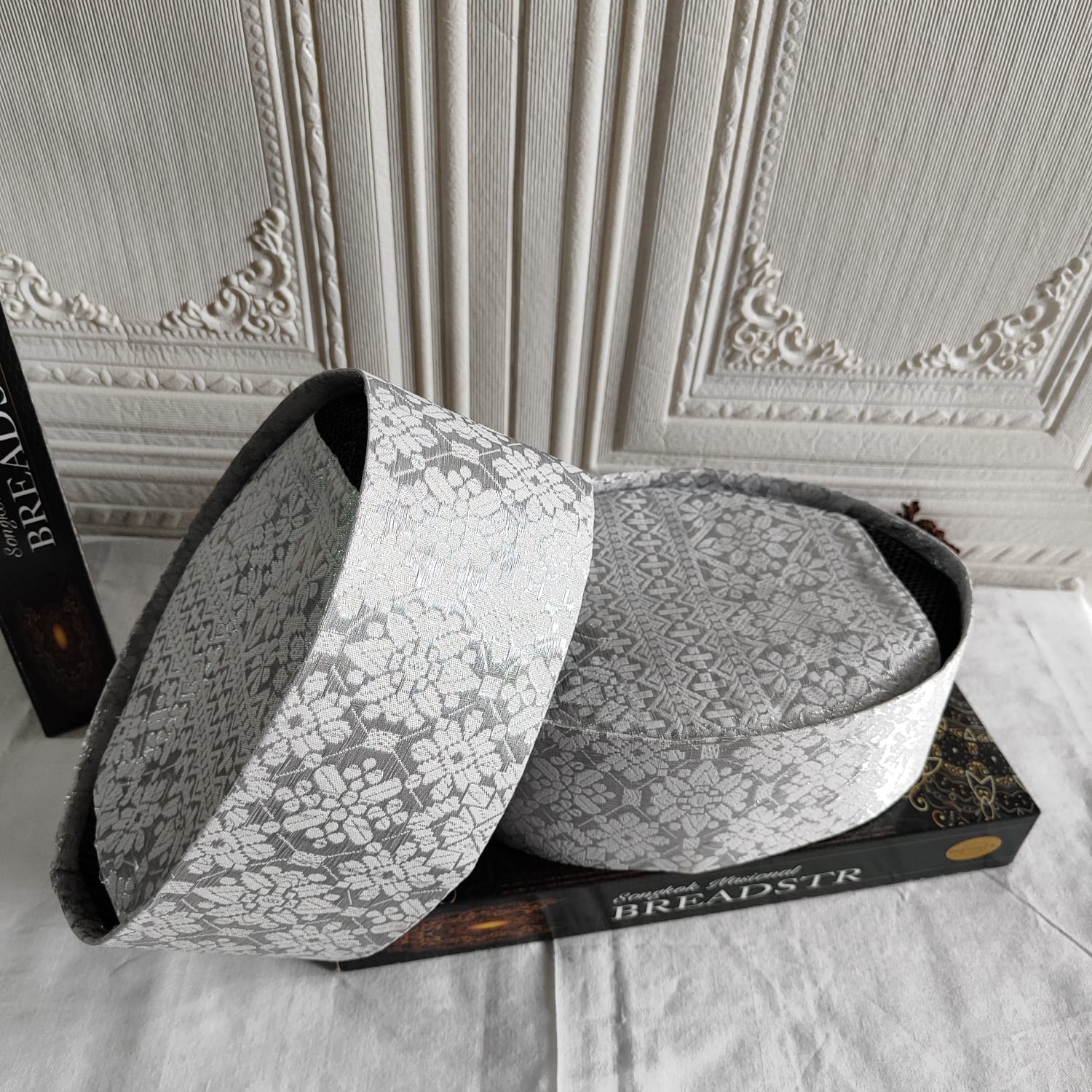 LIMITED EDITION!!! Peci Songkok Kopiah Tenun Asli Songket Melayu Pertama Di Indonesia Tinggi 9cm Anti Air Kualitas Terjamin Awet Tahan Lama Merk BREADSTR - Peci Pria Model Terbaru kopiah Songket White Bisa bayar di Tempat COD LIMITED EDITION!!! Peci Songkok Kopiah Tenun Asli Songket Melayu Pertama Di Indonesia Tinggi 9cm Anti Air Kualitas Terjamin Awet Tahan Lama Merk BREADSTR - Peci Pria Model Terbaru kopiah Songket White Bisa bayar di Tempat COD