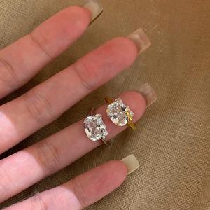 ชุดแหวนและต่างหูเพทายแมว KT การ์ตูน ดีไซน์สาวหวาน เรียบหรูสุดๆ ทันสมัย สด เครื่องประดับสร้างสรรค์ สำหรับผู้หญิง