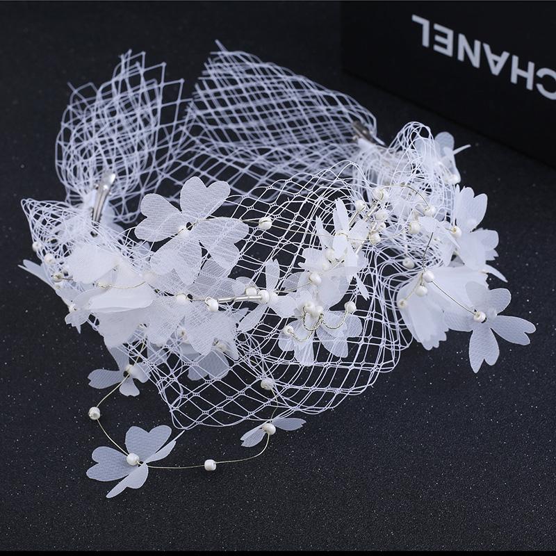 Product Introduction of Bridal Headdress Korean Wedding Fairy Beautiful Handmade Crystal String Beads Butterfly Grenadine Lace Hair Band Wedding Dress Accessories 3